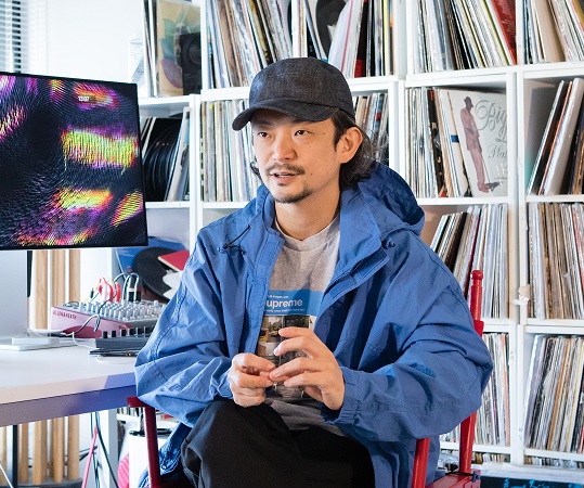 写真:真鍋大度さん